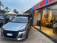 Usata Peugeot 208 Style 101 CV (74 kW) 2025 Grigio Utilitaria