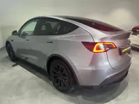 Usata Tesla Model Y Performance 189 kW (258 CV) 2023 Grigio SUV