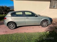 Usata Alfa Romeo 147 105 CV (77 kW) 2002 Grigio Utilitaria