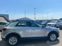 Usata VW T-Roc Life 150 CV (110 kW) 2024 Grigio SUV