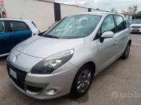 Usata Renault Scenic E-Tech 110 CV (80 kW) 2011 Arancione Monovolume