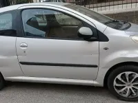 Käytetty Peugeot 107 68 HP (50 kW) 2006 Harmaa Viistoperä