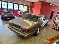 Usata Jaguar XJ8 Executive 284 CV (208 kW) 1998 Argento Berlina