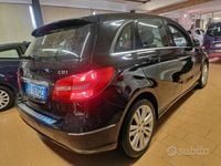 Begagnad Mercedes B180 Premium 108 HK (79 kW) 2013 Svart Minibuss