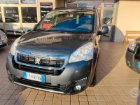 Usata Peugeot Partner Tepee Active 99 CV (72 kW) 2017 Grigio Monovolume