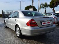 Usata Mercedes E220 Classic 150 CV (110 kW) 2004 Argento Berlina