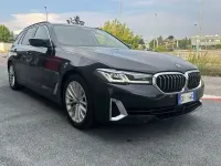 Usata BMW 530e Luxury Line 184 CV (135 kW) 2022 Black sapphire metallizzato Station wagon