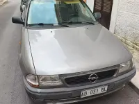 Usata Opel Astra 82 CV (60 kW) 1995 Grigio Berlina