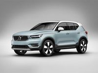 Usata Volvo XC40 Momentum 163 CV (119 kW) 2021 Nero SUV