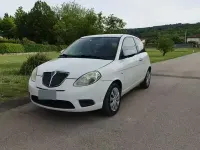 Usata Lancia Ypsilon 75 CV (55 kW) 2010 Bianco Utilitaria