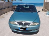 Begagnad Lancia 2000 60 HK (44 kW) 2001 Blå Sedan