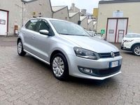 Usata VW Polo Comfortline 74 CV (54 kW) 2014 Argento Berlina