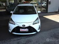Usata Toyota Yaris Active 69 CV (50 kW) 2017 Bianco Berlina
