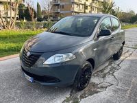 Usata Lancia Ypsilon Gold 85 CV (62 kW) 2015 Grigio Utilitaria
