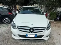 Usata Mercedes B180 Business 109 CV (80 kW) 2015 Bianco Utilitaria