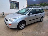 Usata Ford Focus Ghia 100 CV (73 kW) 2000 Grigio Station wagon