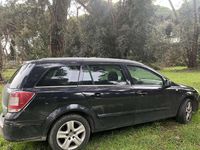 Begagnad Opel Astra Enjoy 125 HK (91 kW) 2009 Svart Kombi