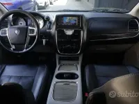 Usata Lancia Voyager Gold 163 CV (119 kW) 2012 Grigio Monovolume