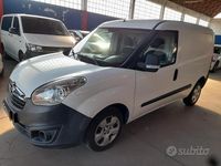 Usata Opel Combo Club 90 CV (66 kW) 2012 Bianco Monovolume