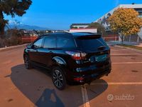 Usata Ford Kuga 120 CV (88 kW) 2017 Nero SUV