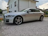 Usata Jaguar XE Portfolio 180 CV (132 kW) 2016 Grigio Berlina