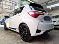 Usata Toyota Yaris Hybrid Sport 73 CV (53 kW) 2019 Bianco Berlina