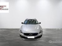 Usata Volvo V40 Plus 120 CV (88 kW) 2019 Bianco Berlina
