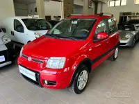 Usata Fiat Panda 4x4 Climbing 75 CV (55 kW) 2012 Rosso Utilitaria