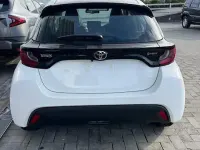 Nuova Toyota Yaris Hybrid Active 92 CV (67 kW) 2026 Bianco Berlina