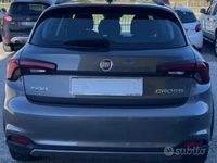 Usata Fiat Tipo Cross 100 CV (73 kW) 2021 Grigio Berlina