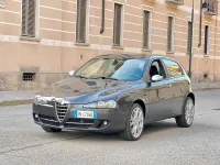 Usata Alfa Romeo 147 Distinctive 105 CV (77 kW) 2008 Grigio lipari metallizzato Utilitaria