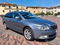 Usata Skoda Superb 146 CV (107 kW) 2012 Grigio Station wagon