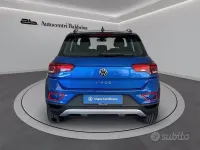 Usata VW T-Roc Life 110 CV (80 kW) 2023 Blu ravenna met /tetto nero SUV