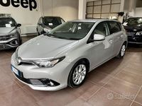 Usata Toyota Auris Lounge 112 CV (82 kW) 2016 Grigio Berlina