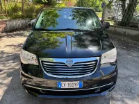 Usata Lancia Voyager Silver 177 CV (130 kW) 2014 Nero Monovolume