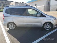 Usata Ford Tourneo Courier 95 CV (69 kW) 2016 Grigio Monovolume