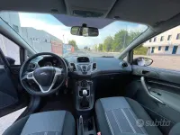 Usata Ford Fiesta 82 CV (60 kW) 2010 Grigio Utilitaria