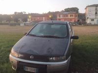 Usado Fiat Punto 80 CV (58 kW) 2001 Gris Berlina