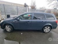 Usata Opel Astra Selection 110 CV (80 kW) 2010 Station wagon