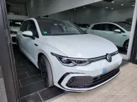 Usata VW Golf VIII R-line 150 CV (110 kW) 2024 Pure white Berlina