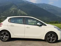 Usata Peugeot 208 Allure 82 CV (60 kW) 2014 Bianco Utilitaria