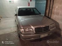 Usata Mercedes C200 Elegance 192 CV (141 kW) 1999 Grigio Berlina