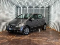 Usata Mercedes A180 Elegance 109 CV (80 kW) 2010 Marrone Berlina