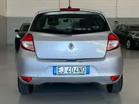 Usata Renault Clio II 75 CV (55 kW) 2011 Argento Berlina
