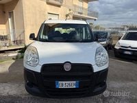 Usata Fiat Doblò 95 CV (69 kW) 2011 Bianco Monovolume