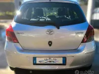 Usata Toyota Yaris Sol 90 CV (66 kW) 2009 Grigio Utilitaria