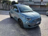 Usata Fiat 500e Icon 86 kW (118 CV) 2021 Blu Cabrio