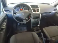 Usata Peugeot 207 68 CV (50 kW) 2011 Marrone Berlina