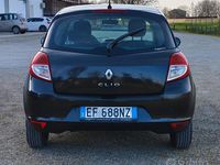Usata Renault Clio II Luxe 74 CV (54 kW) 2011 Nero Berlina
