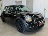 Usata Mini Cooper S 184 CV (135 kW) 2011 Nero Utilitaria